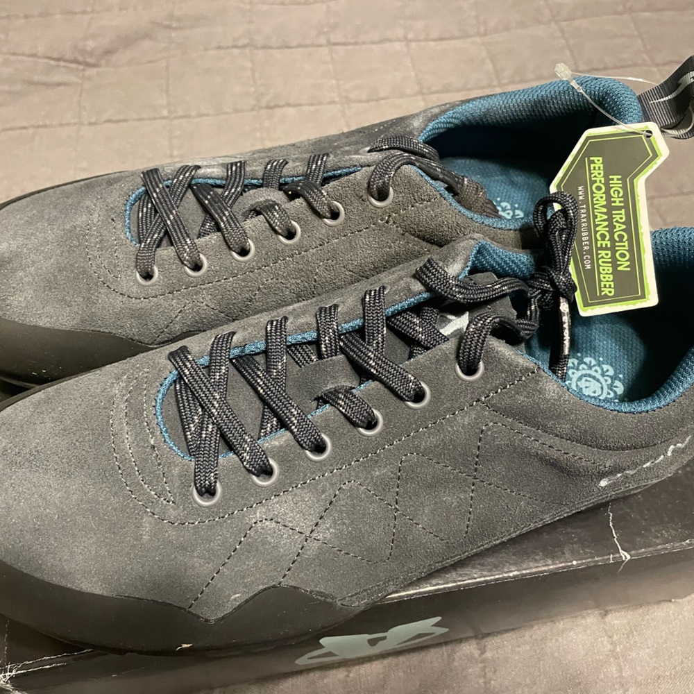 Evolv Zender approach climbing shoes